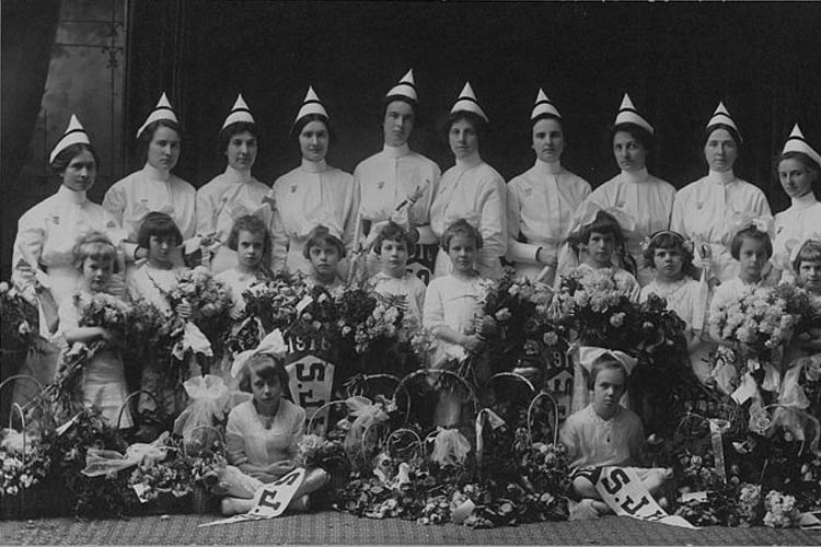 1900